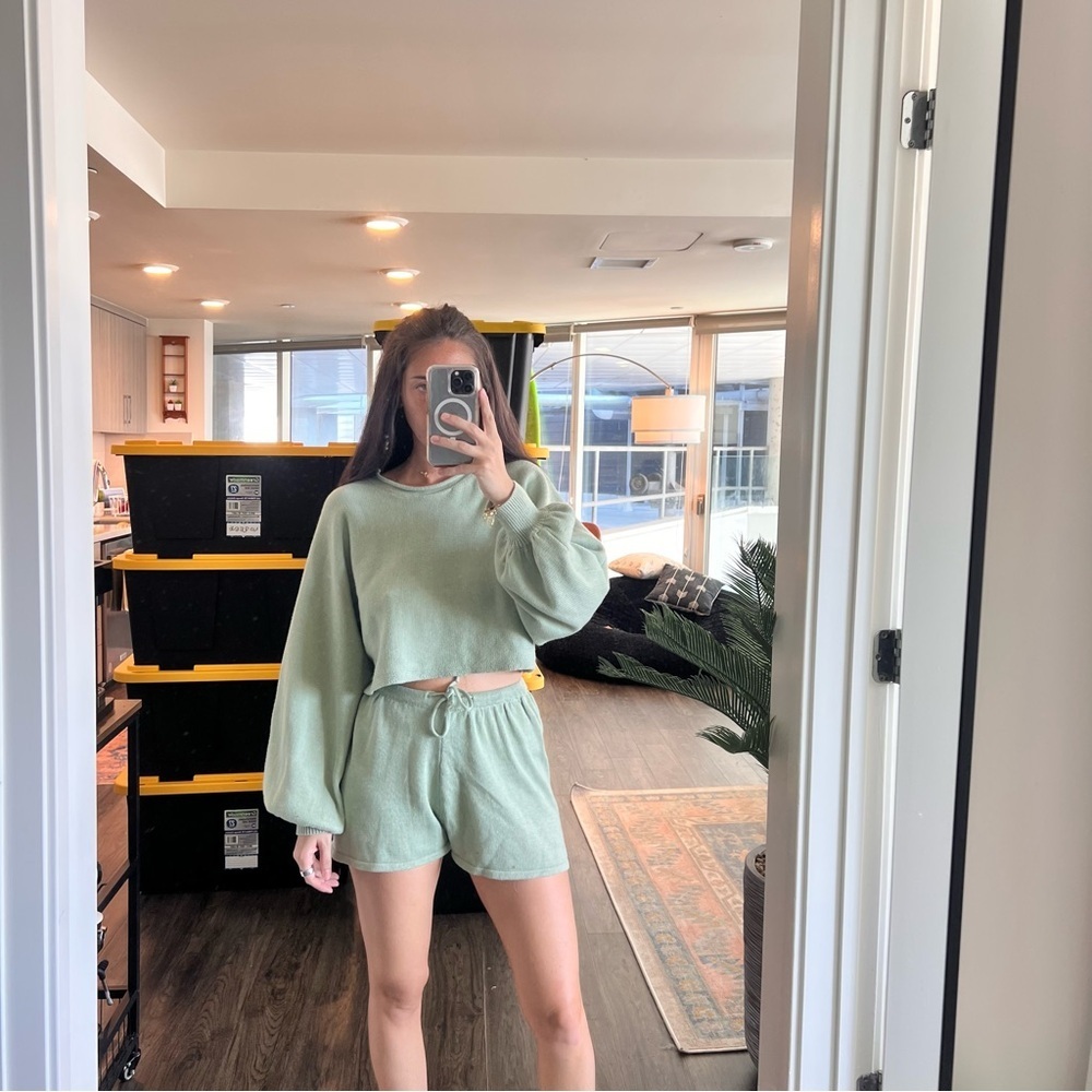 Green Knit Sweater and Shorts Set- S - Picture 3 of 3